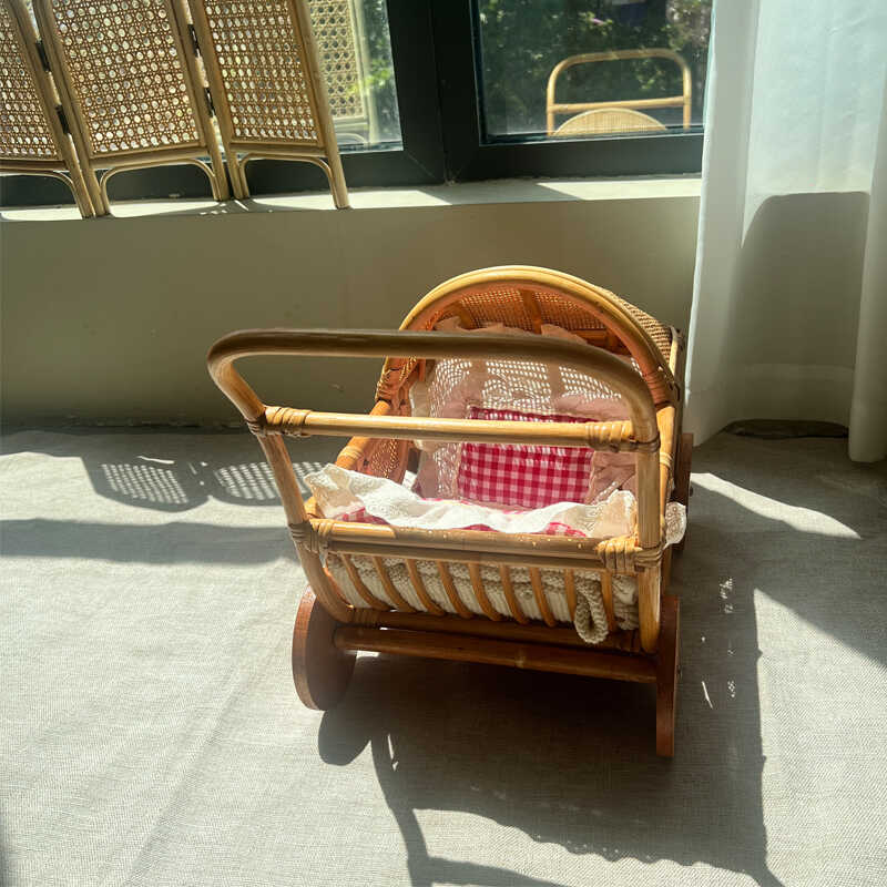 Poussette pour bébé en rotin t - Baby Nursery Vintage avis et prix